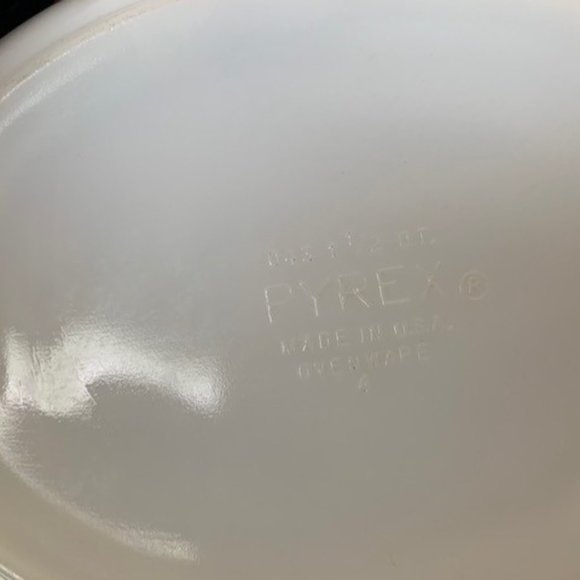 Pyrex Town & Country (1963-1967) Oval Casserole - Picture 3 of 3